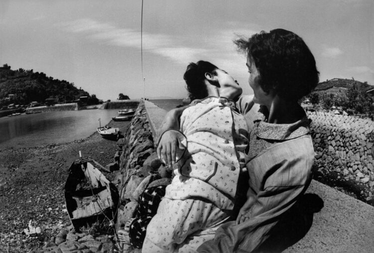 Imagem de Minamata, trabalho documental do fotógrafo americano Eugene Smith nos anos 1970, grande referência 
do gênero no mundo