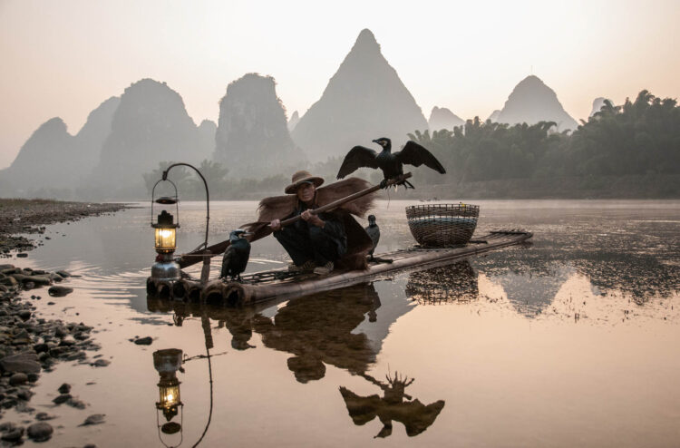 O pescador chinês, Imagem Destacada de Joana Verdial ganhadora do Prêmio Portfólio FotoDoc 2023