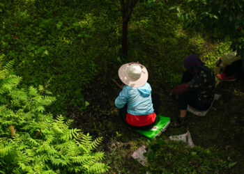 Camponesas após a chuva