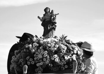 Carreiros do Desemboque: Fé e Tradição de um Povo