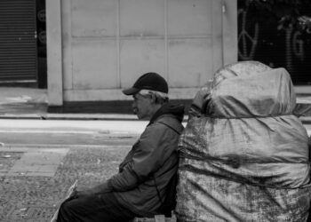 A Solidão da Multidão