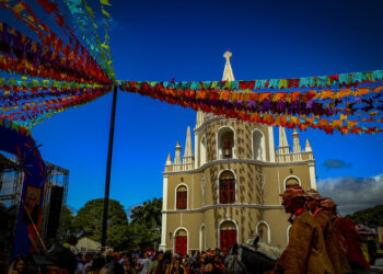 A Fé, a Festa e o Povo