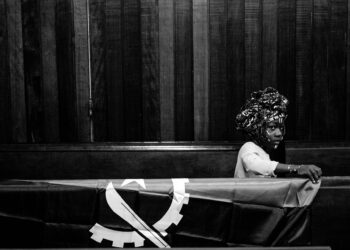 Ó Pátria, nós saudamos os teus filhos