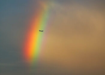 Através do arco-íris