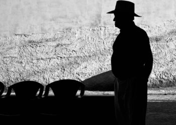 Na luz de outubro da vila São João do Norte