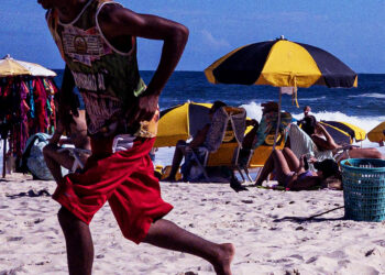 Vai dar praia: trabalhos de areia