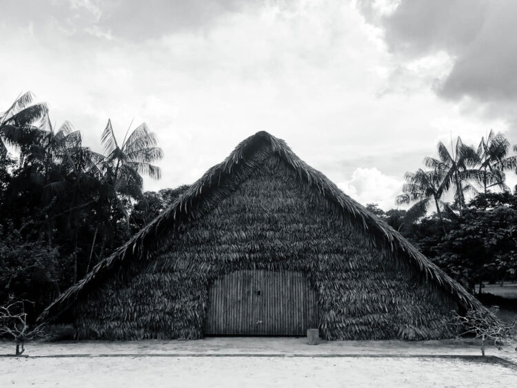 Utxãba (Casa dos Ancestrais) – casa onde são realizados os trabalhos espirituais com a sagrada medicina da floresta Ayahuasca (Dispani Hew).
