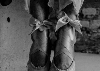 Ecos de dança. Detalhes de elegância.