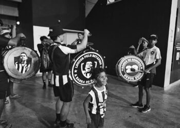 Unidos em preto e branco