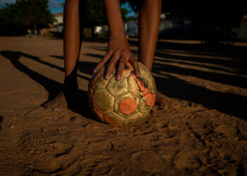 Baba dos meninos: preservação do futebol de rua