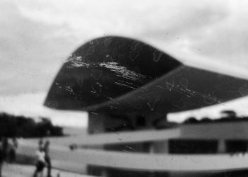 O Essencial Que Nos Revela