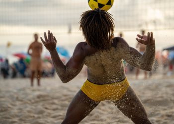 Entre el instante y el impacto