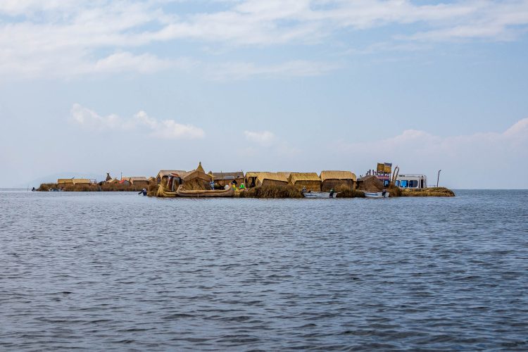 Chegada a Ilha de um dos grupamentos dos Uros.