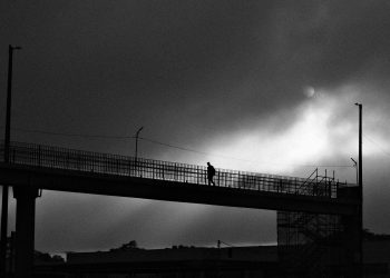 Amanhecer na passarela