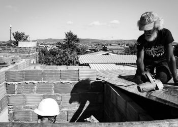 Trabalho e Teto: O Corpo e a Comunidade na Luta por Moradia