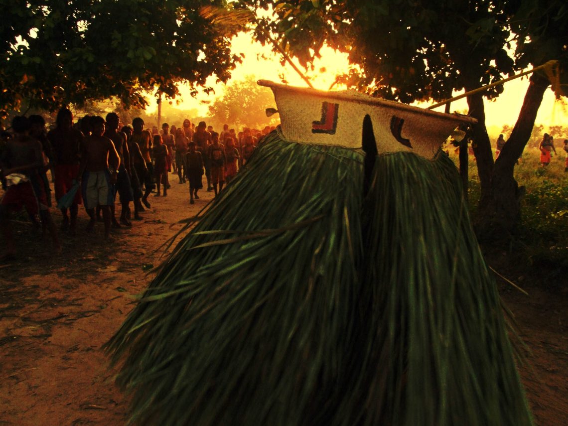 Côkrit-hô: alteridade cosmológica sob máscaras na Festa dos Peixes e das Lontras, do Povo Indígena Krahô