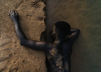 Asase Ye Duru “The Earth Has Weight”