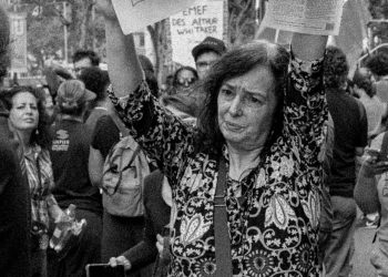 Professora pede por valorização