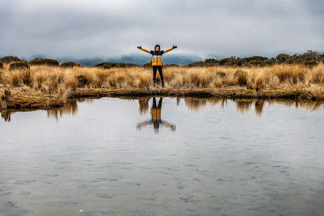Trilha para os Pouakai Tarns