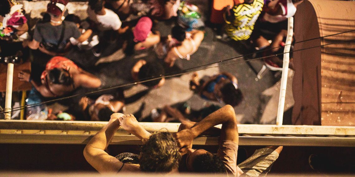 GritoDeCarnavalNaPortaDeCasa