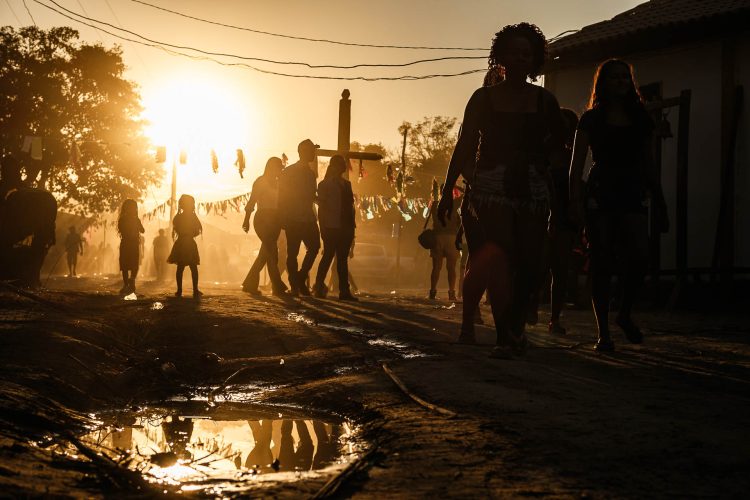 Fim de tarde no Império Kalunga - Imagem de Império Kalunga, Ensaio de Fernão Capelo finalista no Prêmio Portfólio FotoDoc 2025