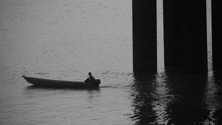de baixo da ponte