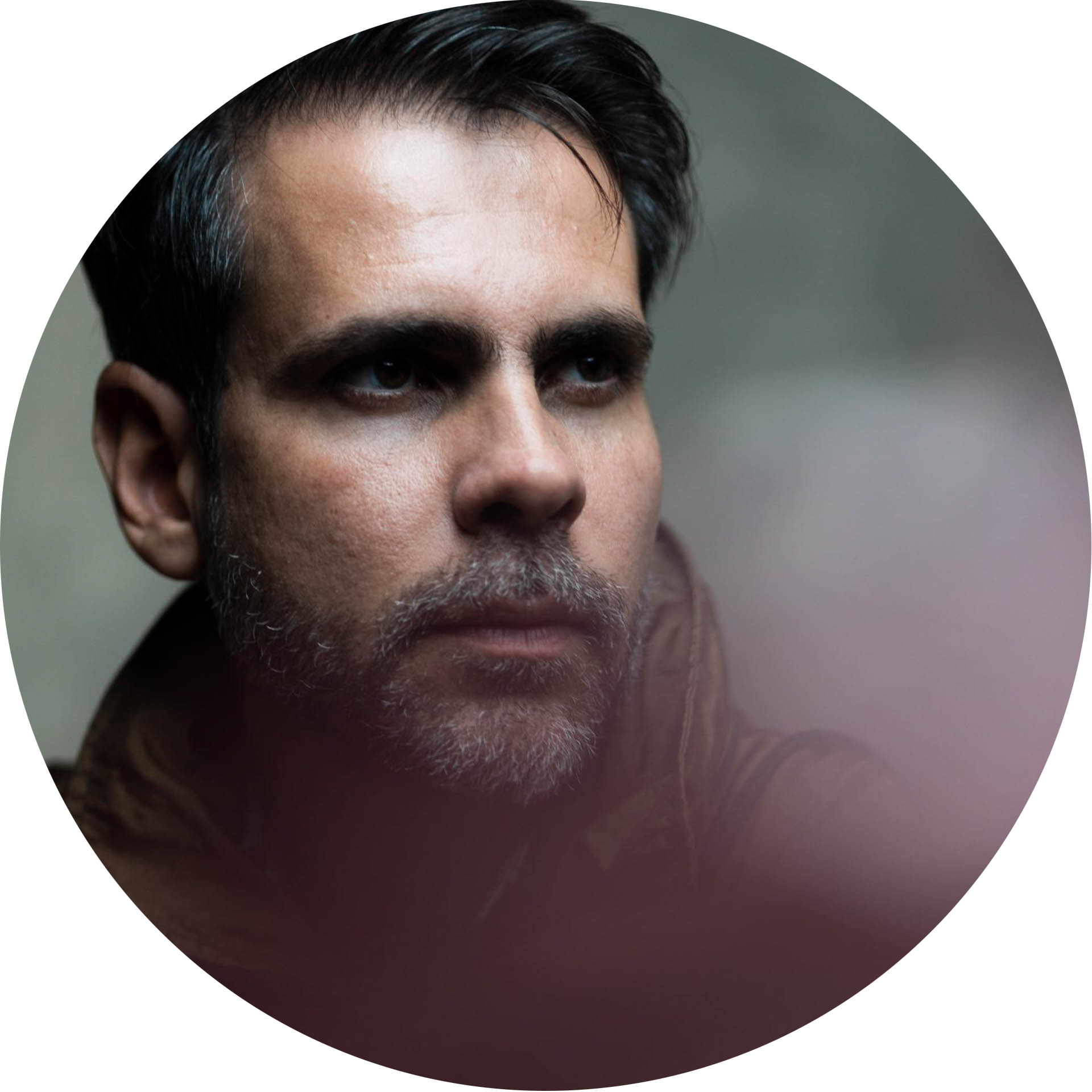 Gustavo-Minas-Perfil-FotoDoc2025-REDONDO