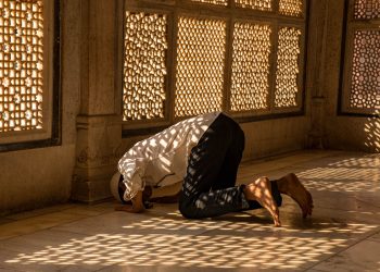 Fé em um Mundo Dividido