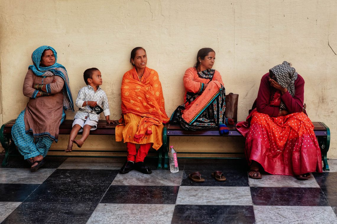 Quatro mulheres e uma criança