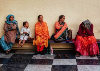 Quatro mulheres e uma criança