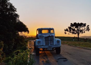 caminhão abandonado