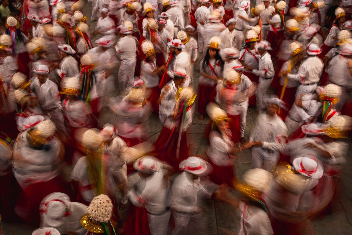Cores que dançam para São Benedito