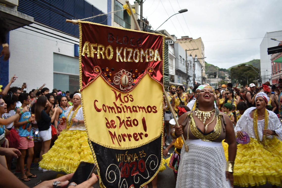 O tempo e a cor do carnaval de rua
